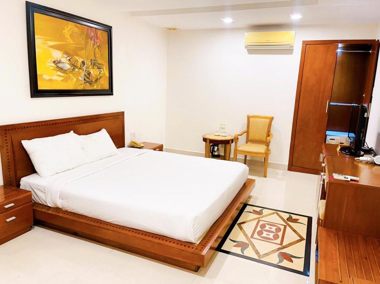 Tan Hoang Long Hotel Ho Chi Minh-staden Exteriör bild