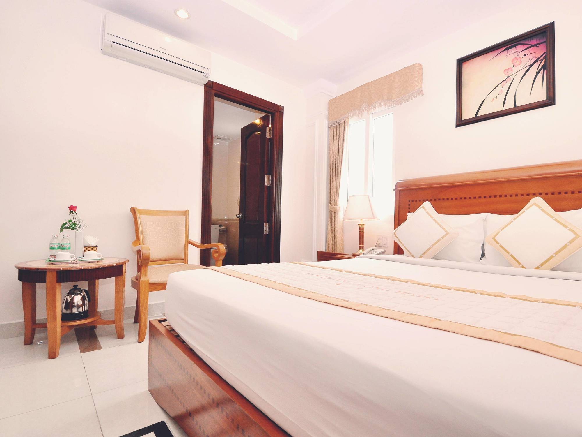Tan Hoang Long Hotel Ho Chi Minh-staden Exteriör bild